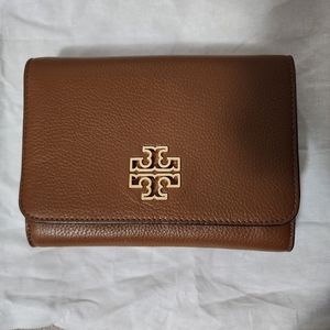 ❌️❌️SOLD❌️❌️Tory Burch Britten Wallet on Chain